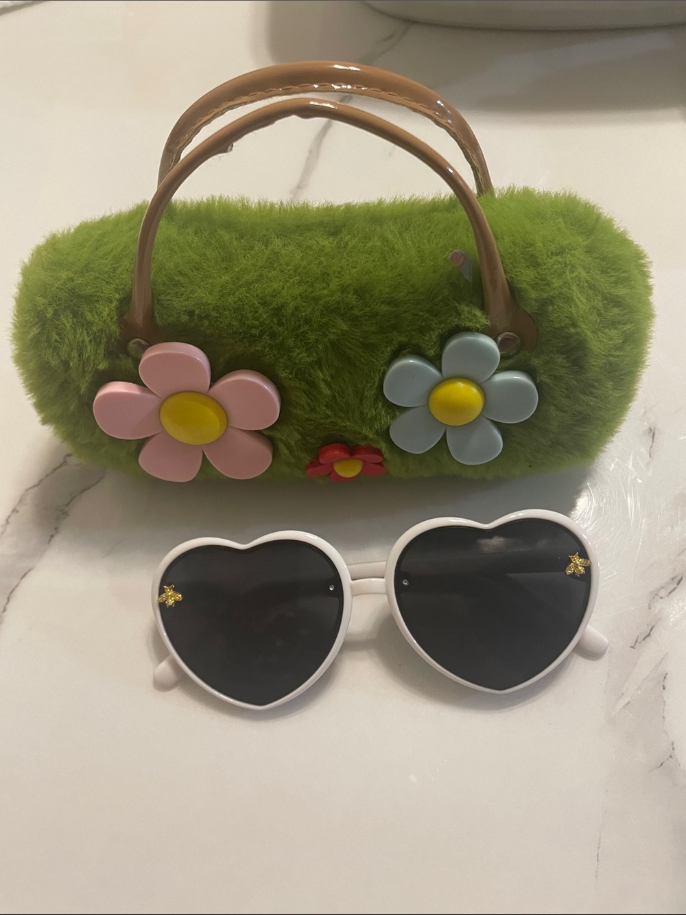 Kids Green Fuzzy Flower Handbag with White Heart Sunglasses
